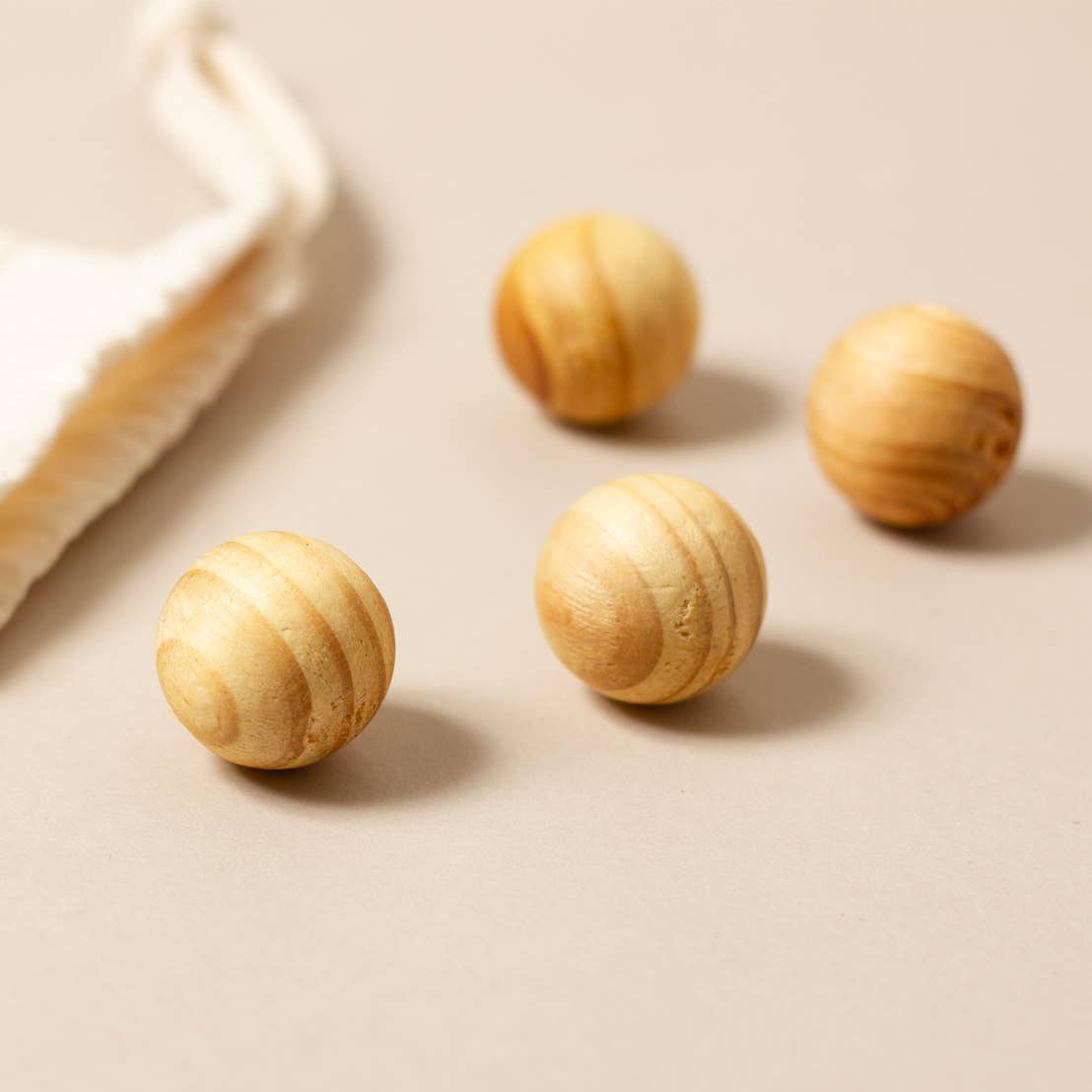 Woody Cedar Balls