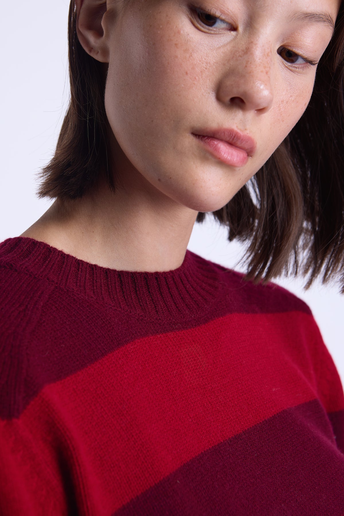 colour:red | detail