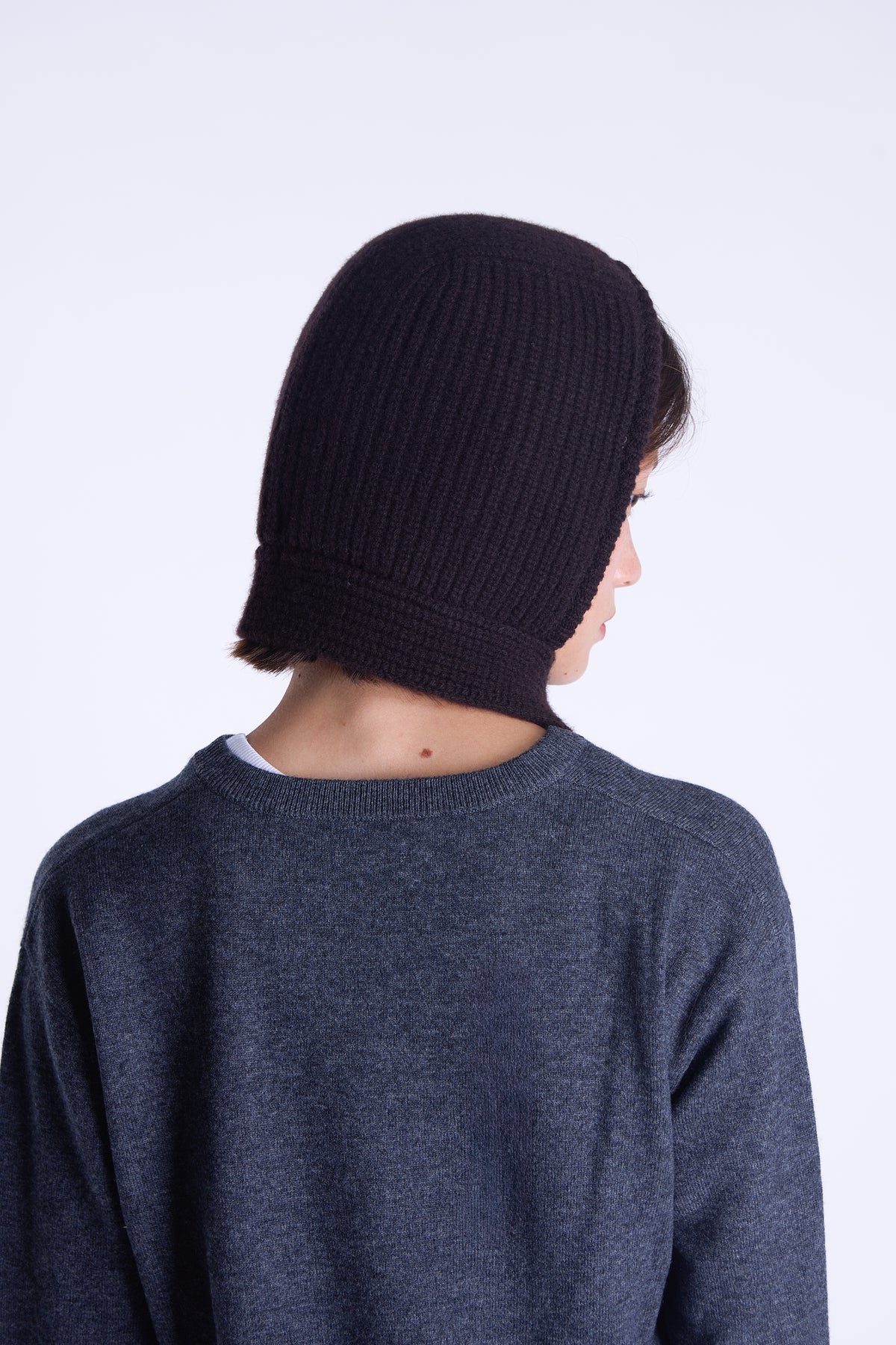 colour:dark brown | back