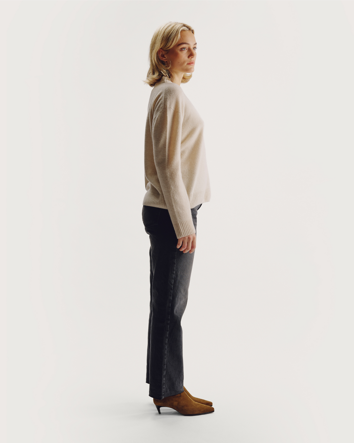 colour:almond | side
